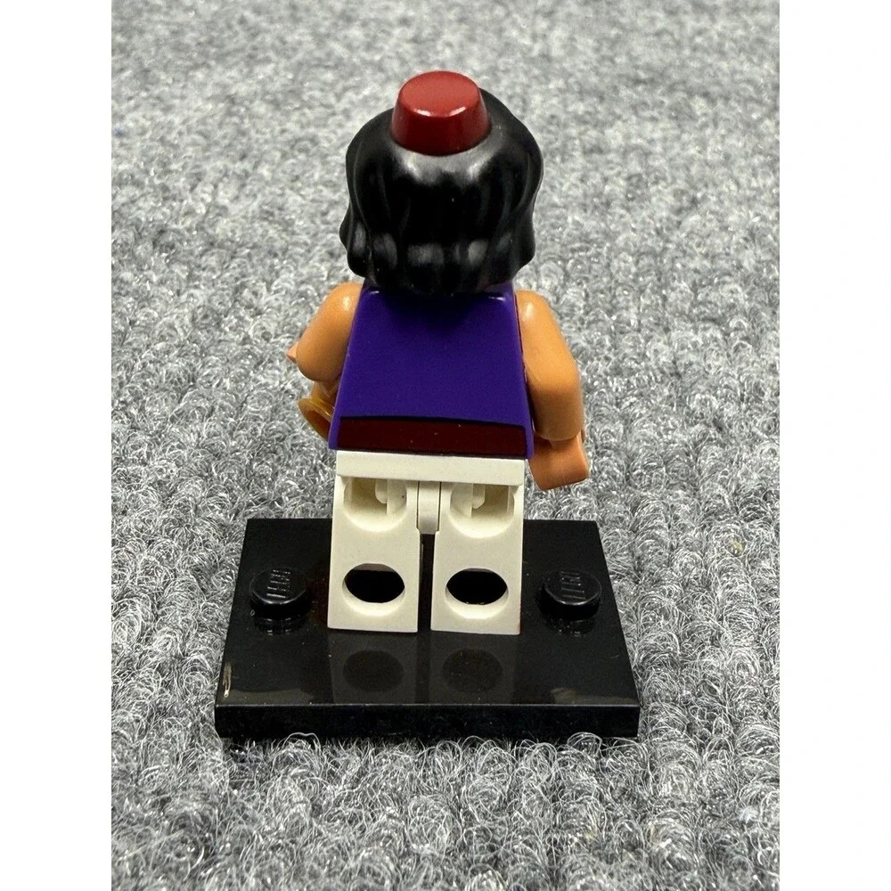 LEGO Disney Minifigure Series Collectible Minifigure - Aladdin 71012